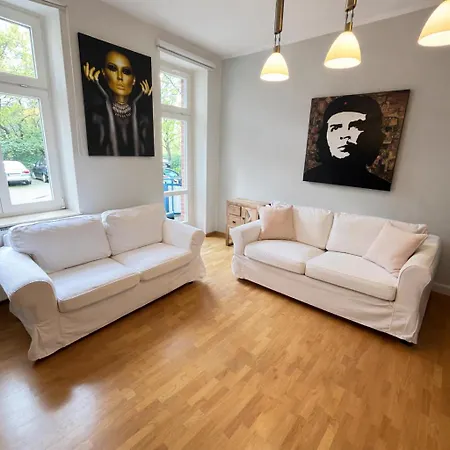 Apartment Premium In Awesome Sudvorstadt Location, 3 Bedrooms, For Up To 8 People, 7 Separate Beds, Premium Kitchen And Bathroom