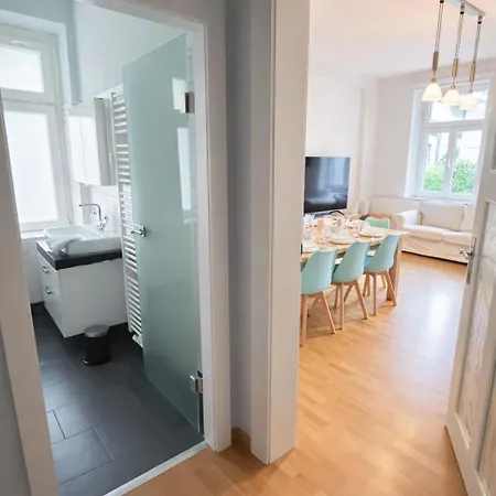 Premium In Awesome Sudvorstadt Location, 3 Bedrooms, For Up To 8 People, 7 Separate Beds, Premium Kitchen And Bathroom Apartment Leipzig
