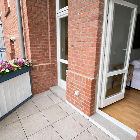 Apartment Premium In Awesome Sudvorstadt Location, 3 Bedrooms, For Up To 8 People, 7 Separate Beds, Premium Kitchen And Bathroom *